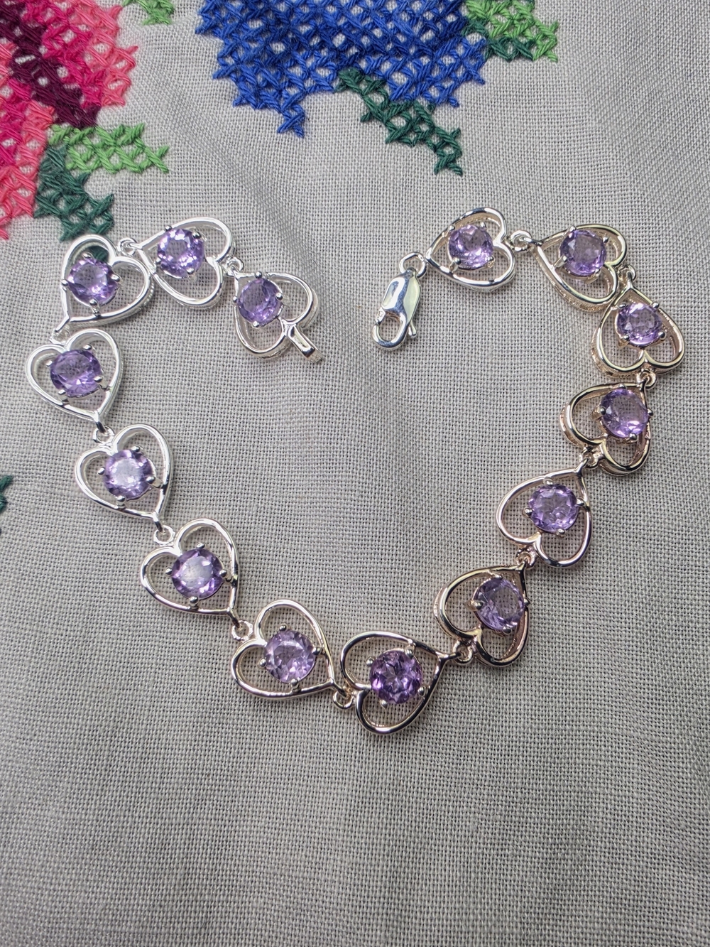 Beautiful Sterling Silver Amethyst Heart 7" Tennis Bracelet - Picture 1 of 5